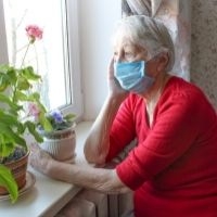 Утверждены временные правила заполнения больничных листов в случае карантина граждан старше 65 лет