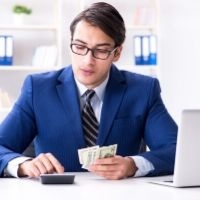Предлагается разрешить вычитать страховые взносы из суммы патента