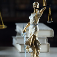 ВС РФ обобщил практику по делам, связанным с исполнением банками исполнительных документов