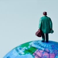 Путин продлил мораторий на выдворение иностранцев из России из-за COVID-19