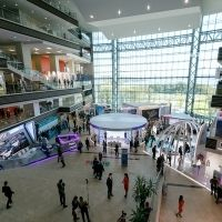 Разъяснен порядок исчисления организациями налога на торговый центр, если право собственности на него перешло в середине месяца