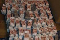 Минфин предлагает забрать часть налогов у Москвы и Питера и отдать их регионам