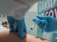 В России предложили давать три обязательных выходных после вакцинации