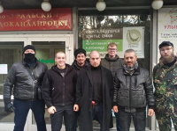 В Екатеринбурге «казаки» пришли на ярмарку, чтобы найти «запрещенную радугу ЛГБТ»