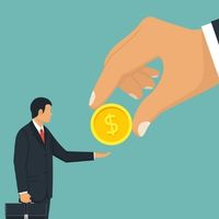 Работодатель не вправе уменьшать размер стимулирующей выплаты в связи с уклонением работника от вакцинации против COVID-19