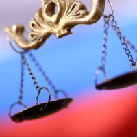 Право на возмещение судебных расходов не зависит от применяемой заявителем схемы юридического сопровождения