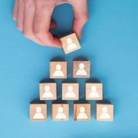 Предлагается установить пониженные ставки по страховым взносам для работодателей, которые помогут гражданам с поиском работы