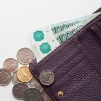 Входят ли в расчет выходного пособия праздничные дни?