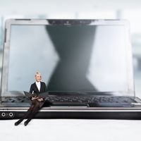 Предоставление услуг самозанятому по доступу к информации интернет-сервиса: как администратору оформить кассовый чек