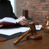 Выплаченную работнику компенсацию при увольнении по соглашению сторон взыскать не получится