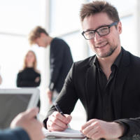 Не стоит затягивать с рассмотрением заявления работника о переводе
