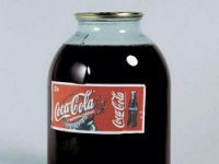 Бизнес-омбудсмен Путина предложил завозить в Россию Coca-Cola по "серой" схеме
