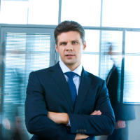 Нужно ли оформлять новую бумажную трудовую книжку, если принимаемое на работу лицо не может предоставить трудовую книжку вследствие утраты?