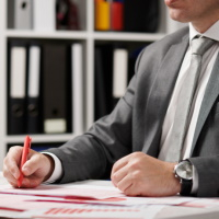 На работника, выступившего с инициативой о переводе на вакантную должность, распространяются гарантии для впервые поступающих на работу