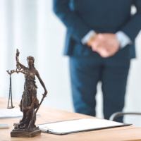 Суд: копии правил внутреннего трудового распорядка и положения об оплате труда работодатель выдавать сотруднику не обязан