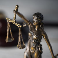 Условие ученического договора о подсудности спора по месту нахождения работодателя применению не подлежит