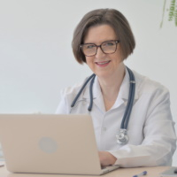 Для медицинских и фармацевтических работников новых регионов установлено соответствие специальностям российской номенклатуры