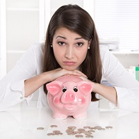 Суды признали законным отмену работодателем персональных надбавок