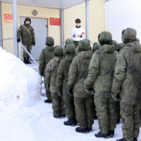 Абитуриенты могут подать заявку на поступление в военный вуз через Единый портал госуслуг