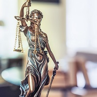 Суммы компенсации морального вреда, полагающиеся по решению суда, освобождаются от НДФЛ