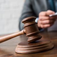 Работник не вправе отказываться от работы, ссылаясь на то, что исполнение поручения потребует больше времени, чем осталось до окончания его рабочего дня
