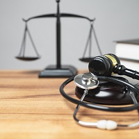 ВC РФ рассмотрел несколько дел об оплате сверхобъемной медпомощи по ОМС