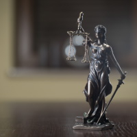 КС РФ отказал в рассмотрении жалоб на неконституционность ст. 20.3.3 КоАП об ответственности за дискредитацию использования Вооруженных Сил РФ