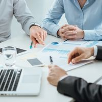 Минфин России рассказал об уплате НДС в случае, когда контракт заключен с поставщиком из ЕАЭС, а товар поставляется из ЕАЭС в РФ