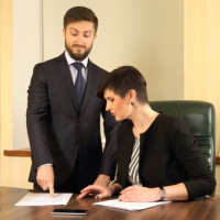 Привлеченного по договору бухгалтера суд заставил расплатиться за ошибки в декларации