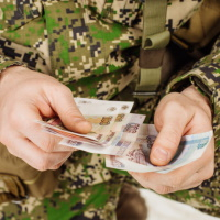 С 1 октября 2023 года вырастут оклады военнослужащих и ряда силовиков
