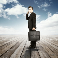 Как работодателю отозвать дистанционного работника из отпуска?