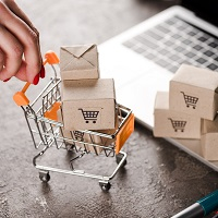 Предлагается разрешить самозанятым продавать товары не только своего производства
