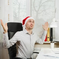 Роструд напомнил об особенностях оплаты труда за работу в праздничные дни
