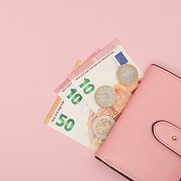 Правительство РФ снизило порог обязательной продажи валютной выручки