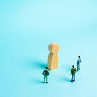 Новые правила оплаты труда наставников начнут действовать с 1 марта 2025 года